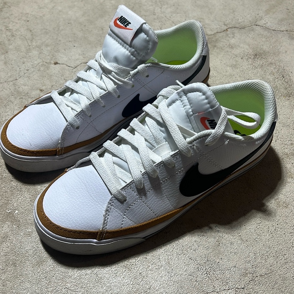 Nike Legacy Court